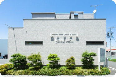 カルナデンタルクリニック外観写真